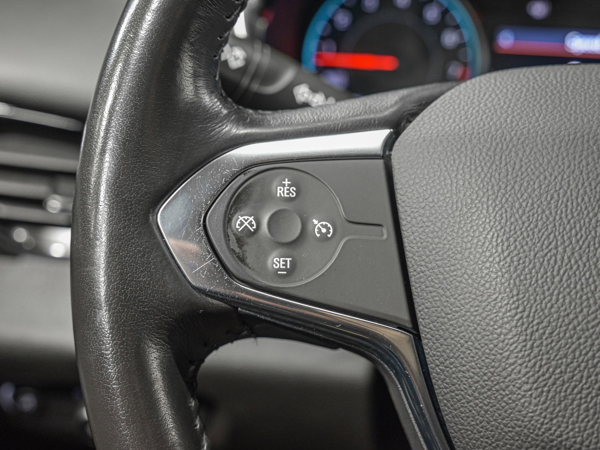 Used 2020 Chevrolet Traverse LT w/ LPO, Floor Liner Package image 21