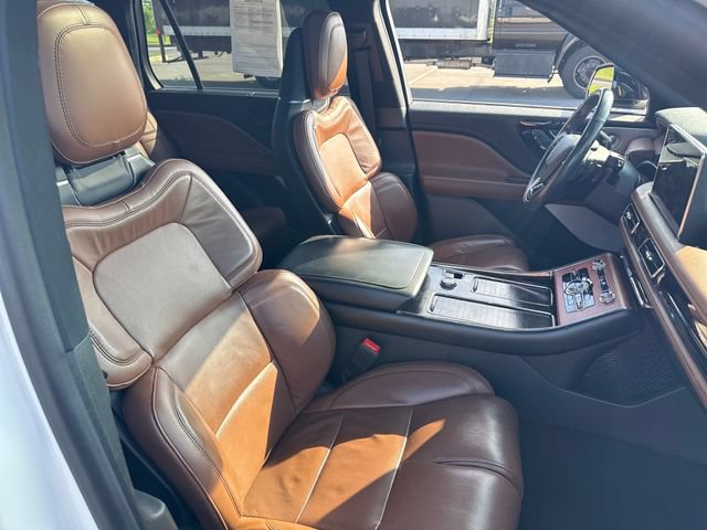 Used 2022 Lincoln Aviator Grand Touring w/ Equipment Group 301A AWD/4WD image 14