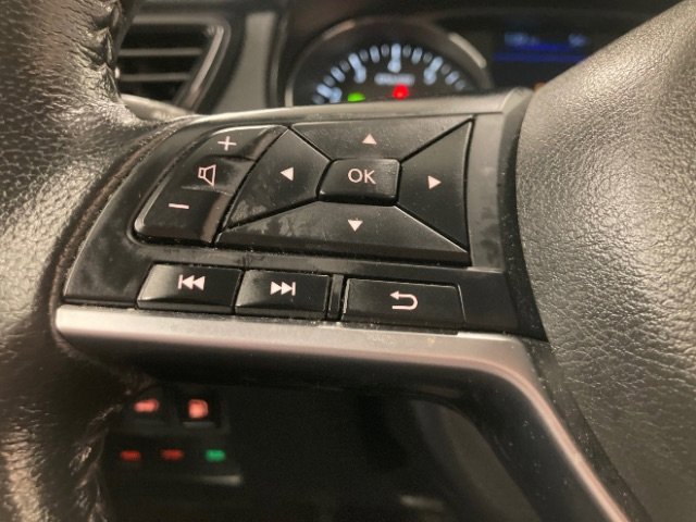 Used 2020 Nissan Rogue SV image 21