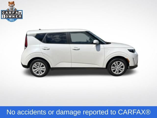 Used 2023 Kia Soul LX FWD image 2