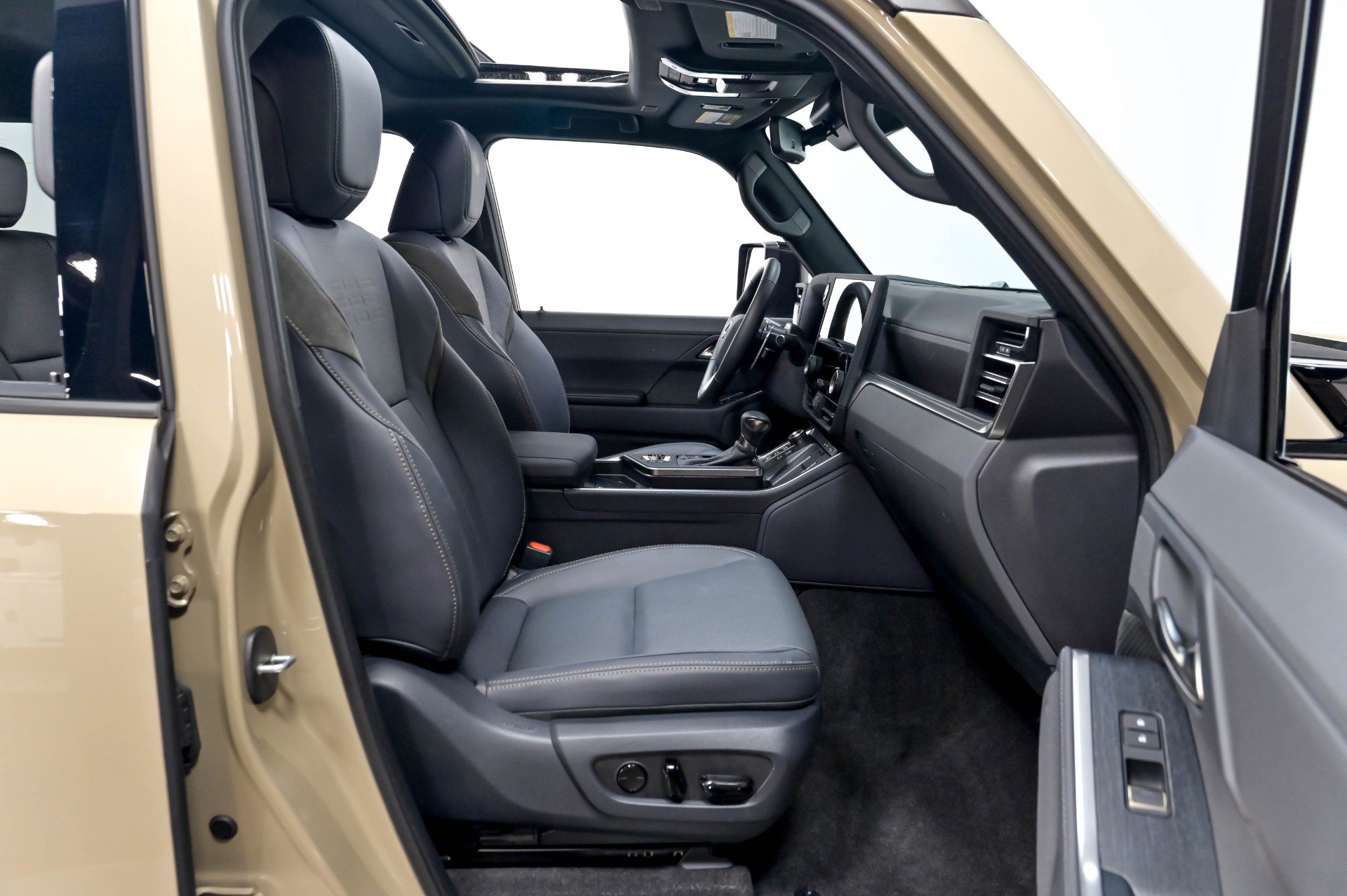 Used 2025 Lexus GX 550 AWD/4WD image 28