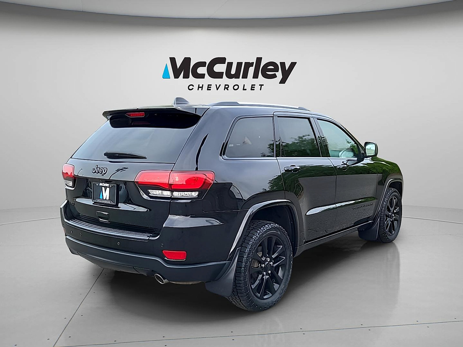 Used 2019 Jeep Grand Cherokee Altitude AWD/4WD image 7