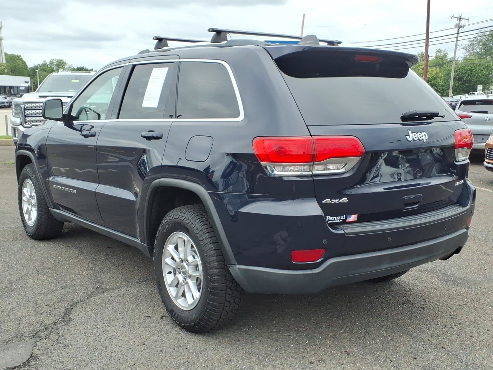 Used 2018 Jeep Grand Cherokee Laredo AWD/4WD image 6