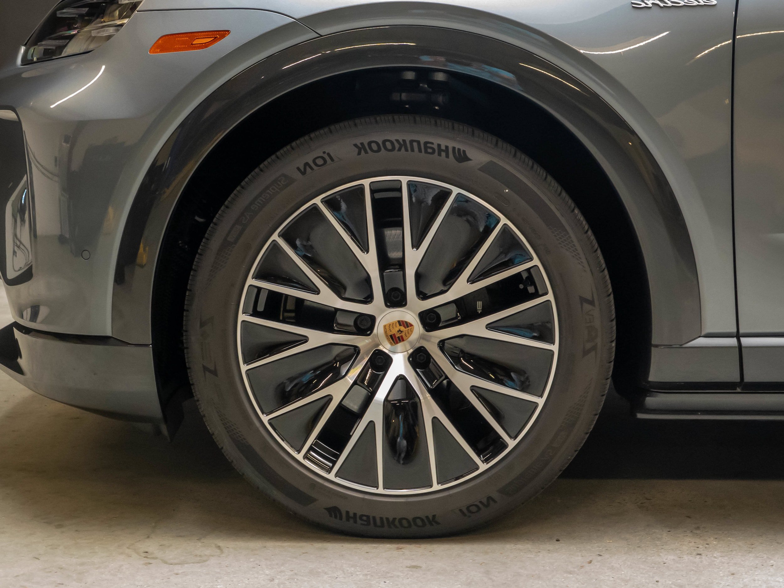 New 2026 Porsche Cayenne Electric AWD/4WD image 15