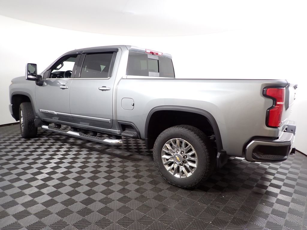 Used 2024 Chevrolet Silverado 3500 High Country w/ High Country Premium Package AWD/4WD image 14