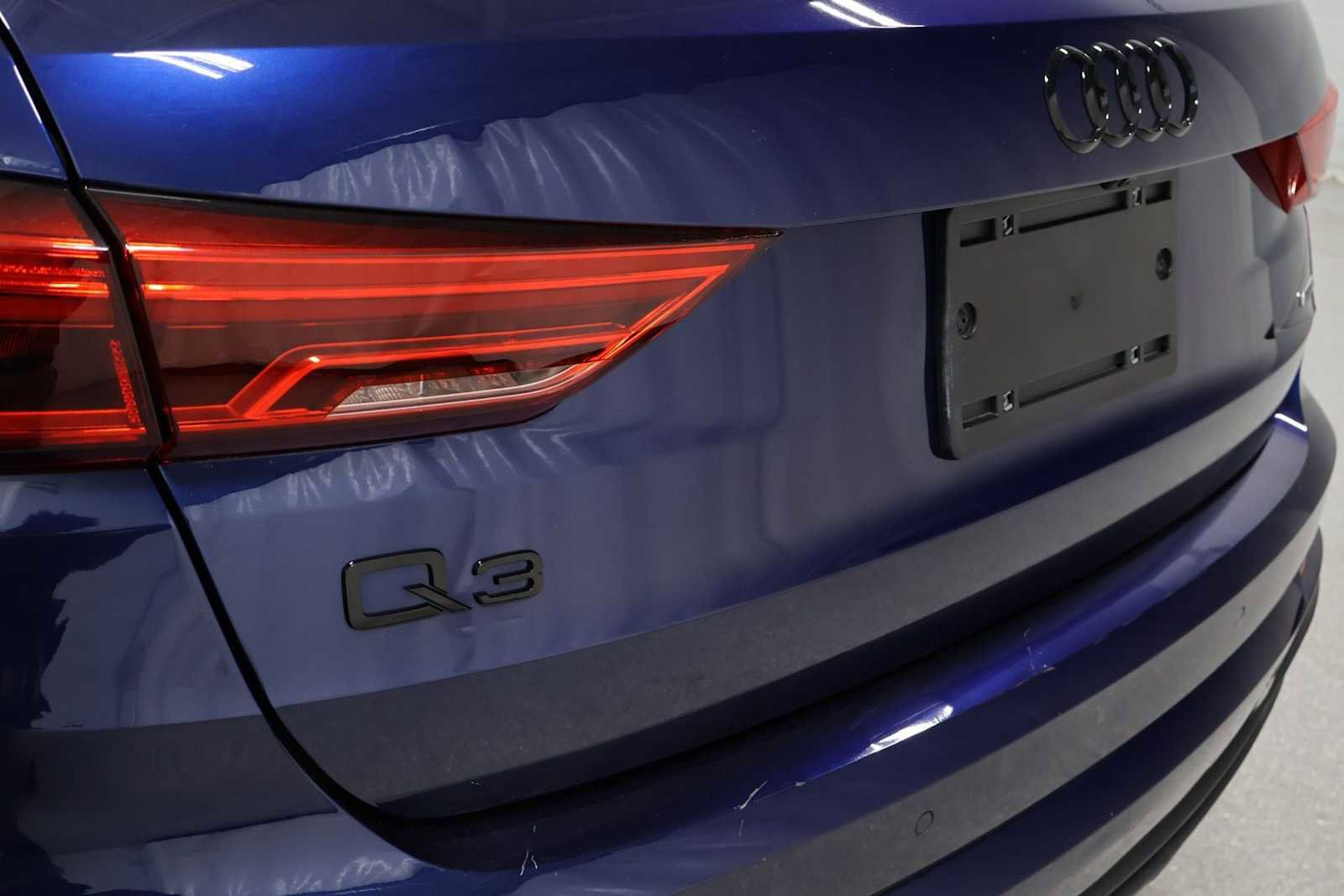 Used 2023 Audi Q3 2.0T Premium Plus w/ Premium Plus Package AWD/4WD image 8