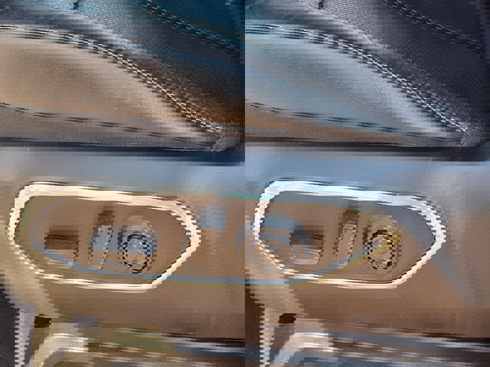 Certified 2024 Jeep Wagoneer L Series III w/ Flexible Seating Group image 4