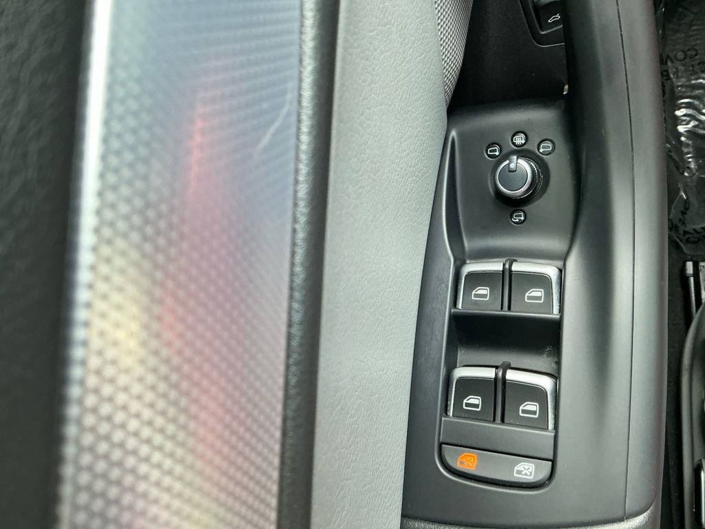 Used 2018 Audi Q3 2.0T Premium Plus image 22