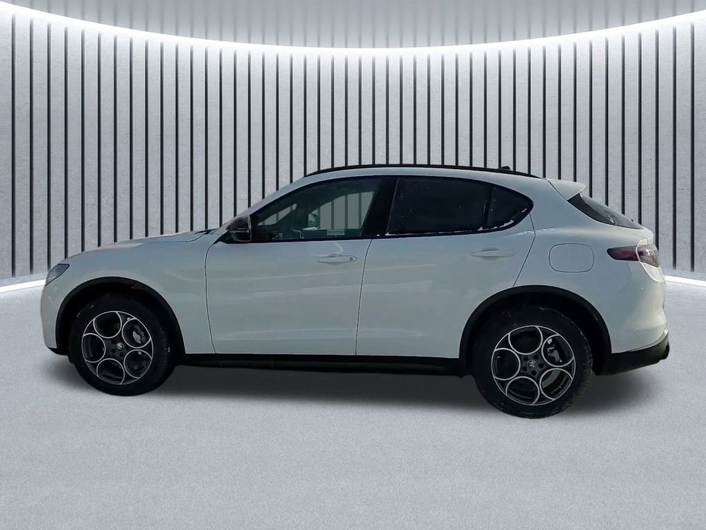 New 2025 Alfa Romeo Stelvio Sprint image 11