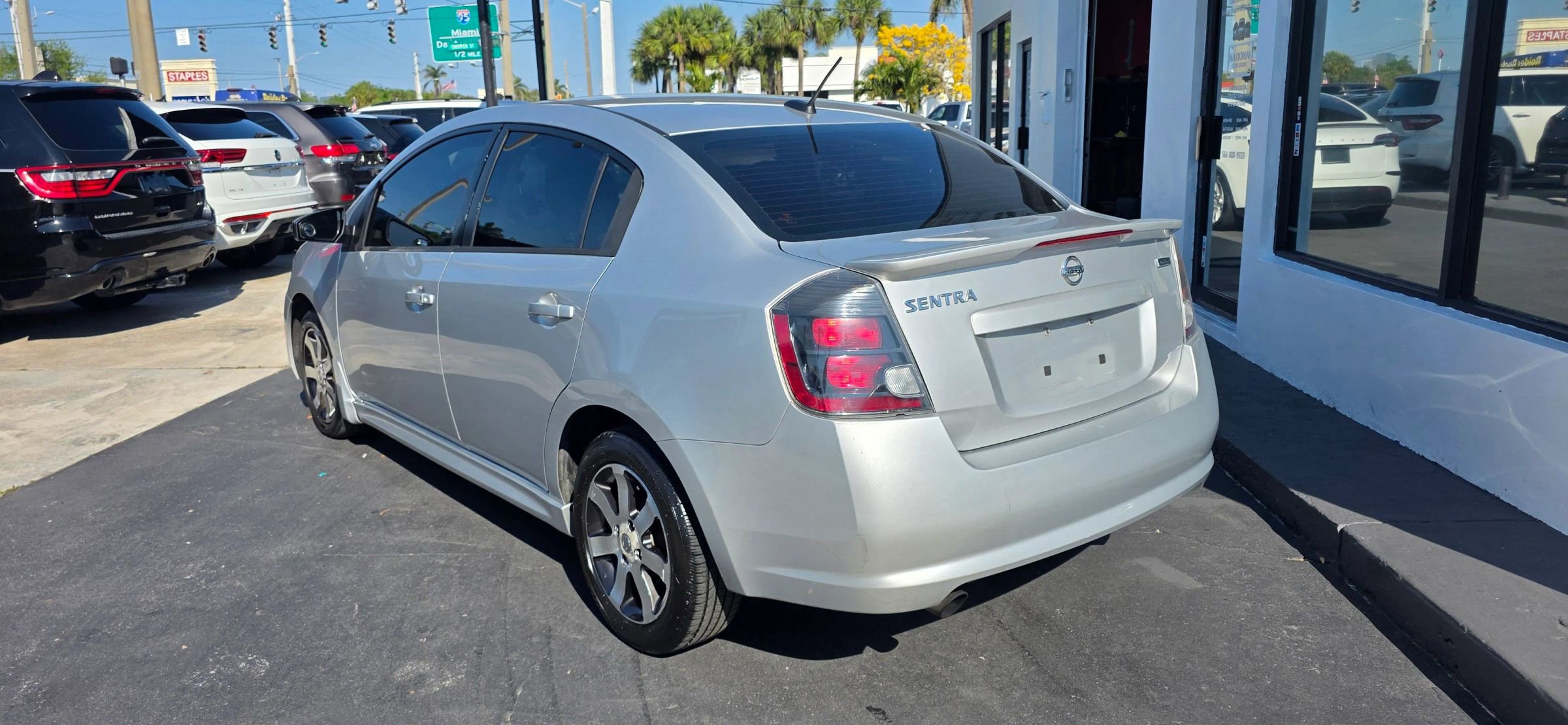 Used 2012 Nissan Sentra 2.0 SR w/ Special Edition Pkg image 6