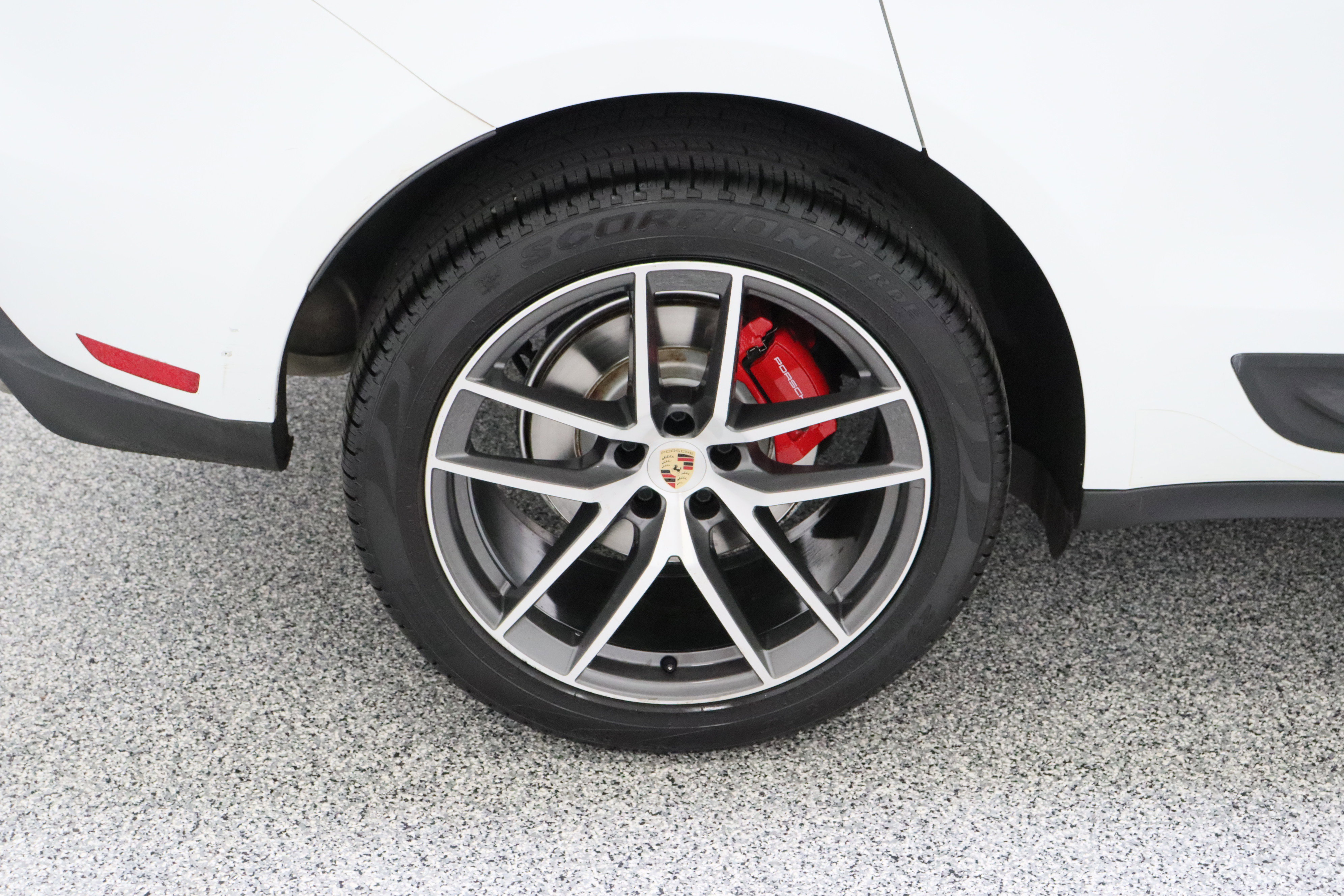 Used 2023 Porsche Macan S image 6