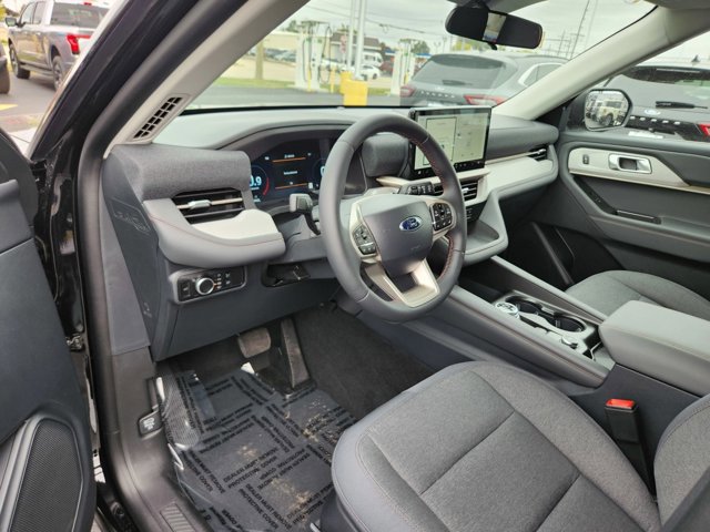 New 2026 Ford Explorer Active image 2