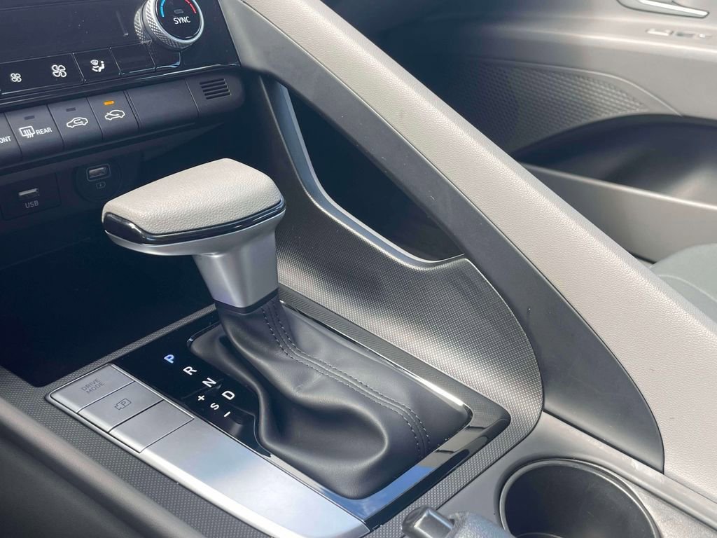 Used 2023 Hyundai Elantra SEL w/ Cargo Package image 28