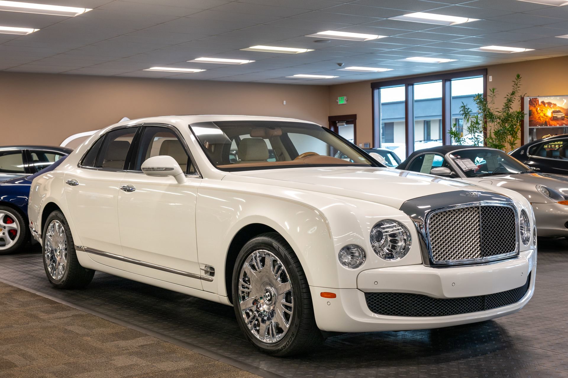 Used 2013 Bentley Mulsanne image 2