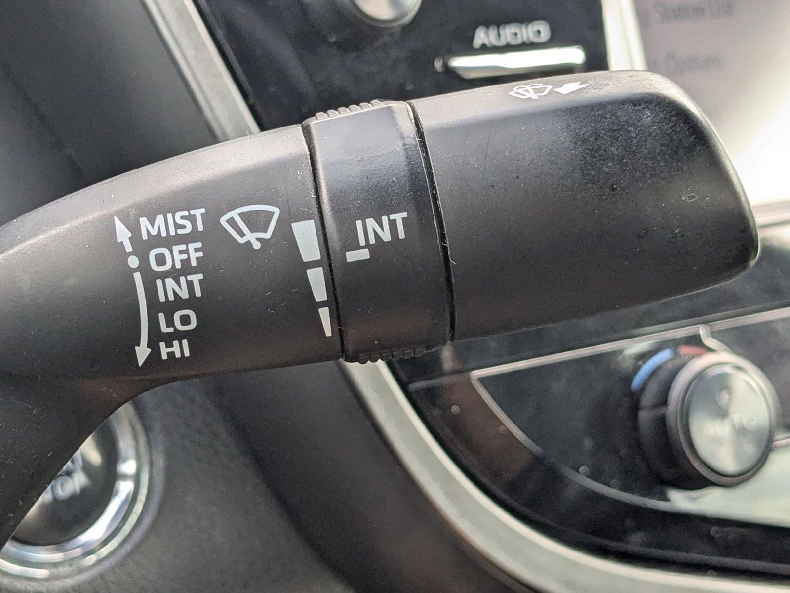 Used 2018 Toyota Camry SE w/ Convenience Package FWD image 14