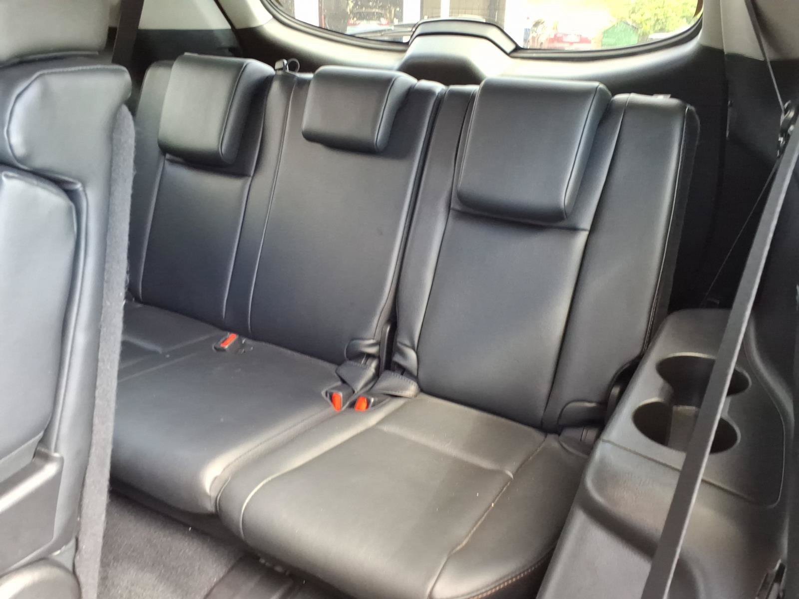 Used 2019 Toyota Highlander XLE AWD/4WD image 17
