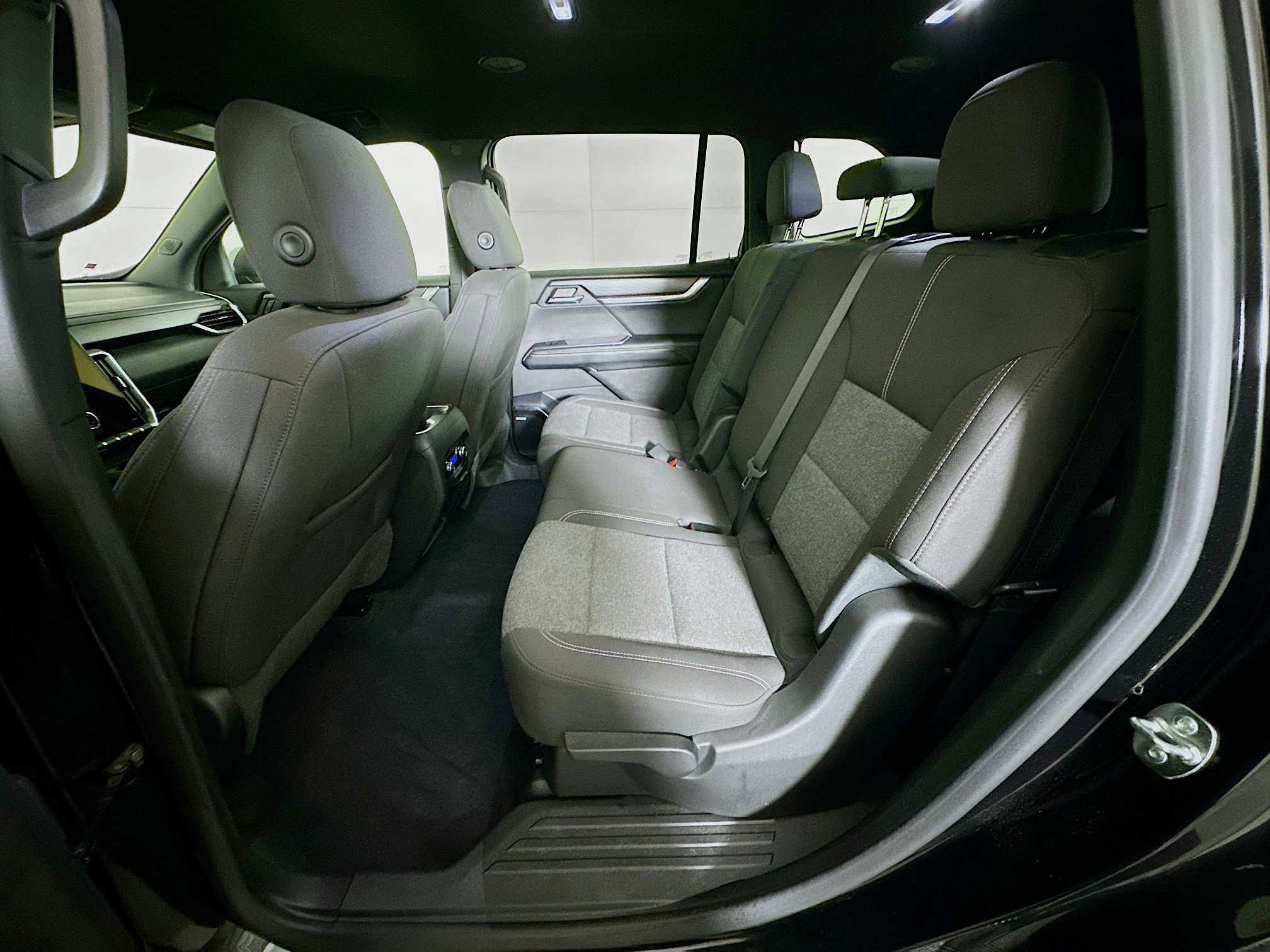 Used 2025 GMC Acadia Elevation image 28