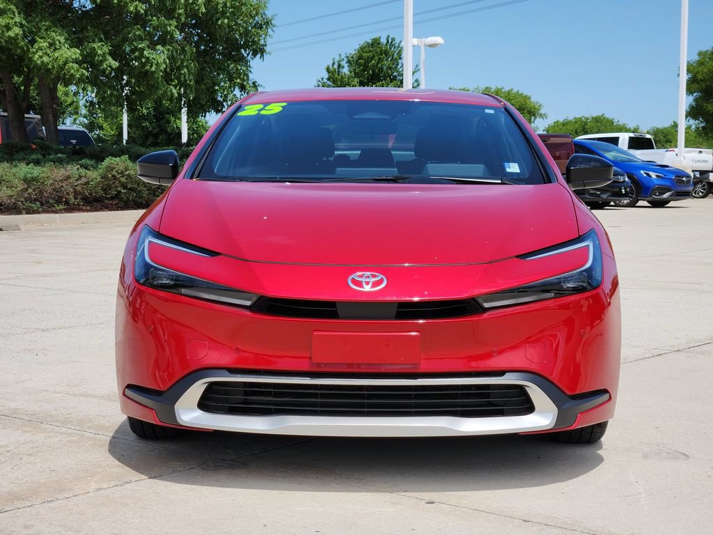 Used 2025 Toyota Prius Plug-In Hybrid FWD image 2