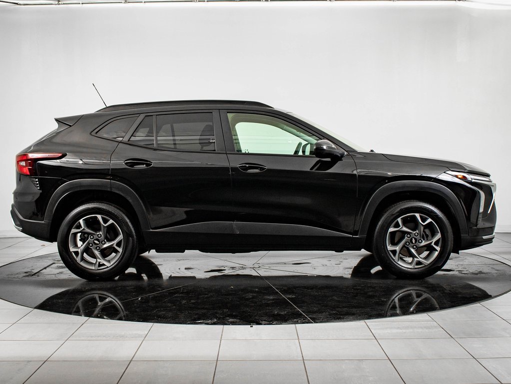 Used 2024 Chevrolet Trax LT w/ Driver Confidence Package image 6