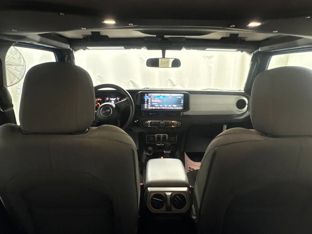 Used 2026 Jeep Wrangler Sport AWD/4WD image 19