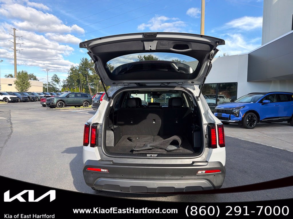 Certified 2023 Kia Sorento S w/ Panoramic Sunroof Package AWD/4WD image 15