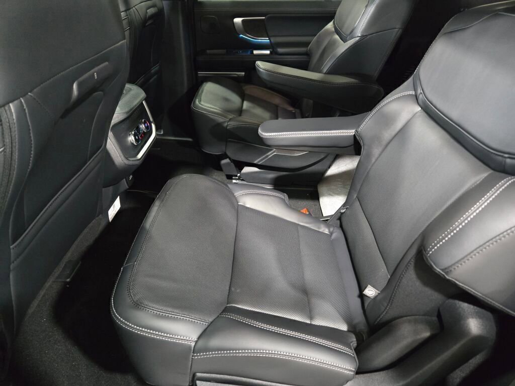 New 2025 Ford Expedition Platinum w/ Stealth Performance Package image 20