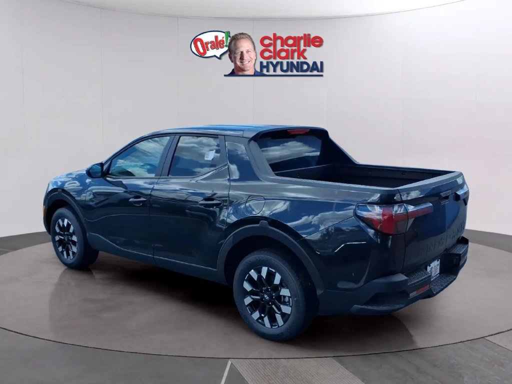 New 2027 Hyundai Santa Cruz SE FWD image 3