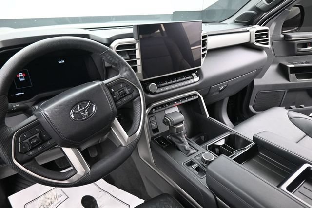 Used 2025 Toyota Tundra Limited AWD/4WD image 27