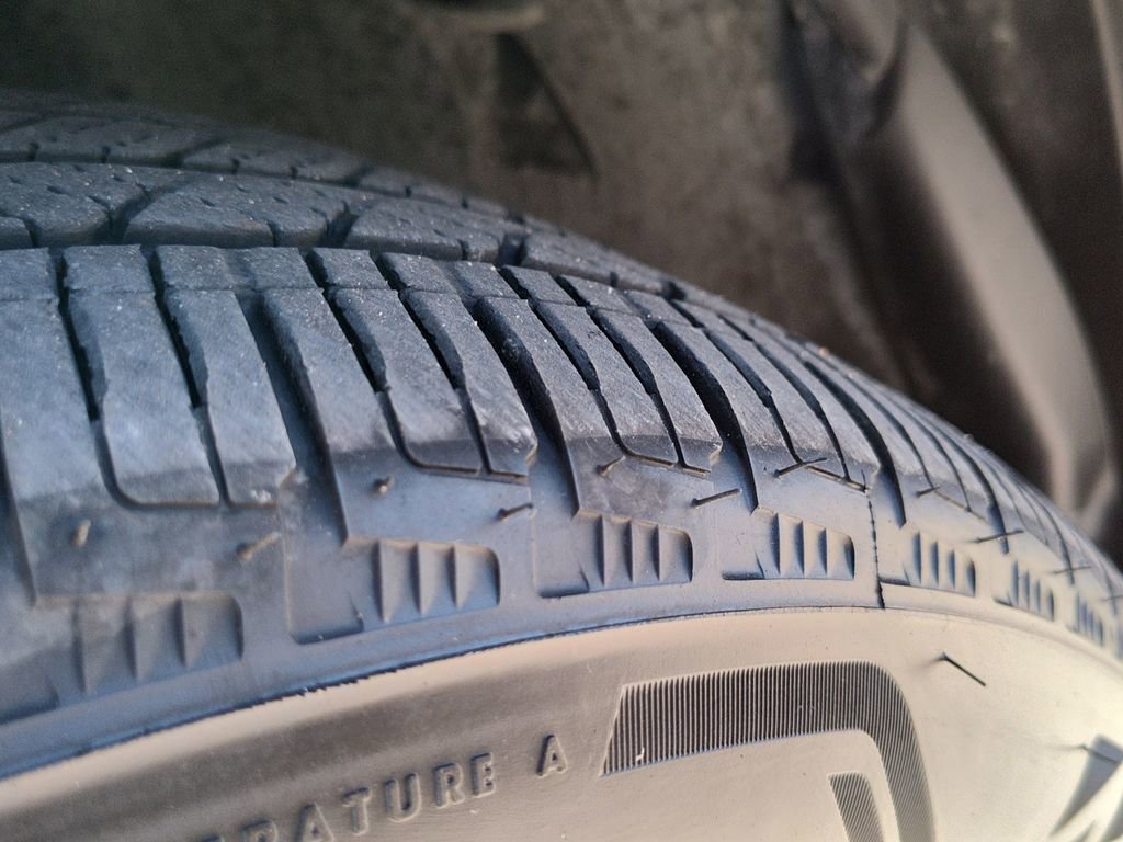 Used 2025 Nissan Pathfinder Platinum image 16