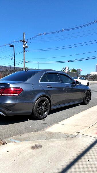 Used 2014 Mercedes-Benz E 350 4MATIC Sedan w/ Premium 1 Package image 4