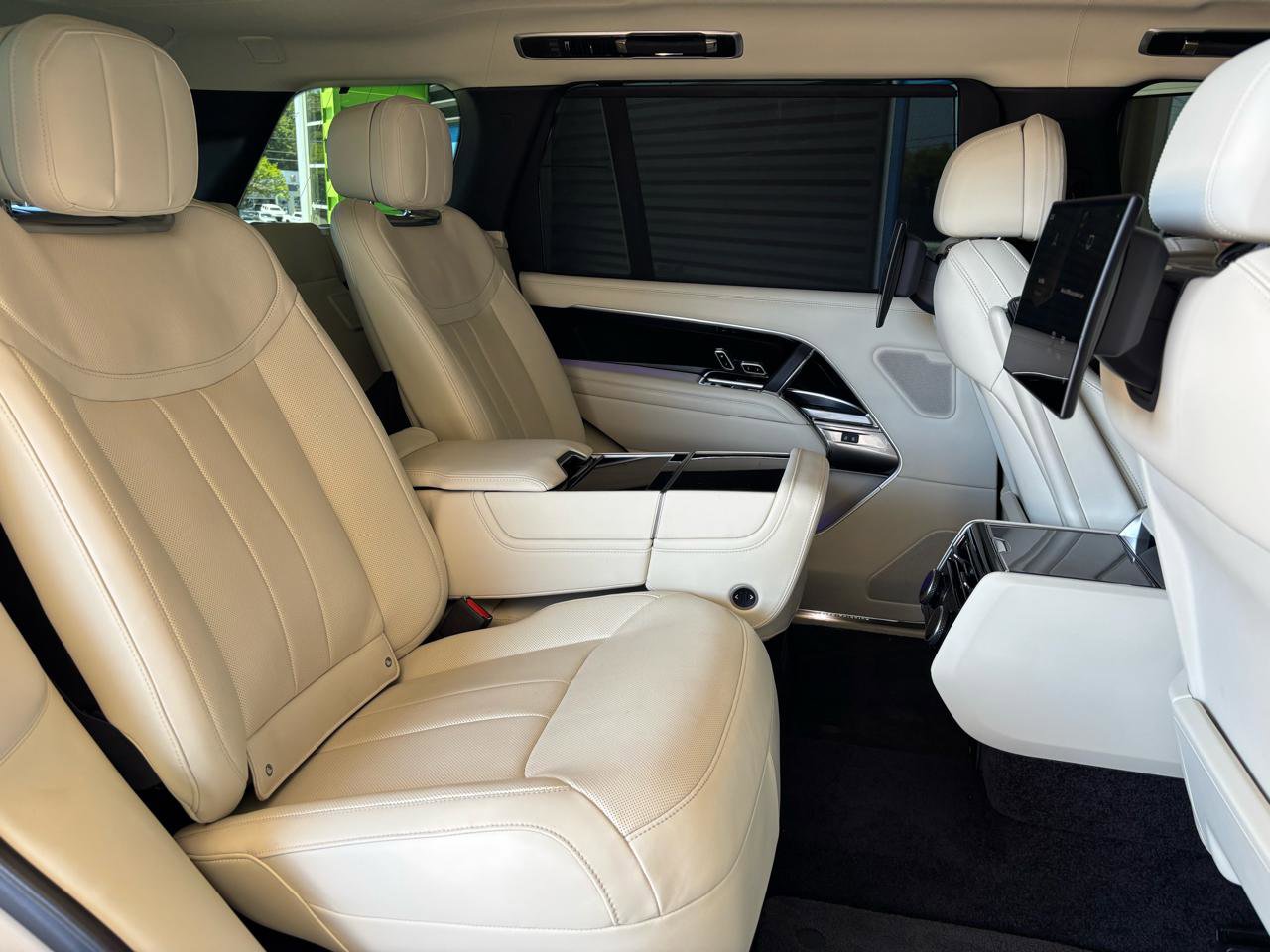 Used 2023 Land Rover Range Rover Long Wheelbase Autobiography AWD/4WD image 25