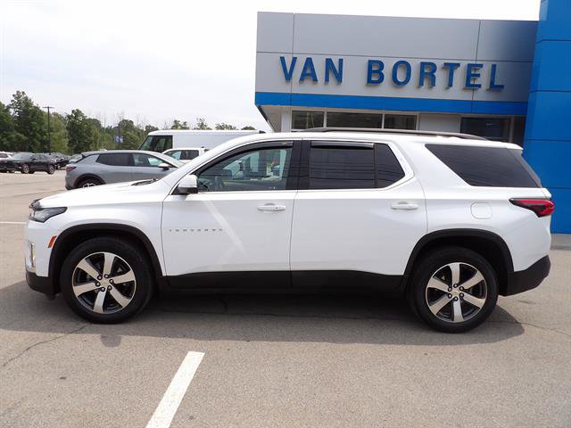 Certified 2022 Chevrolet Traverse LT w/ LT Premium Package FWD image 2