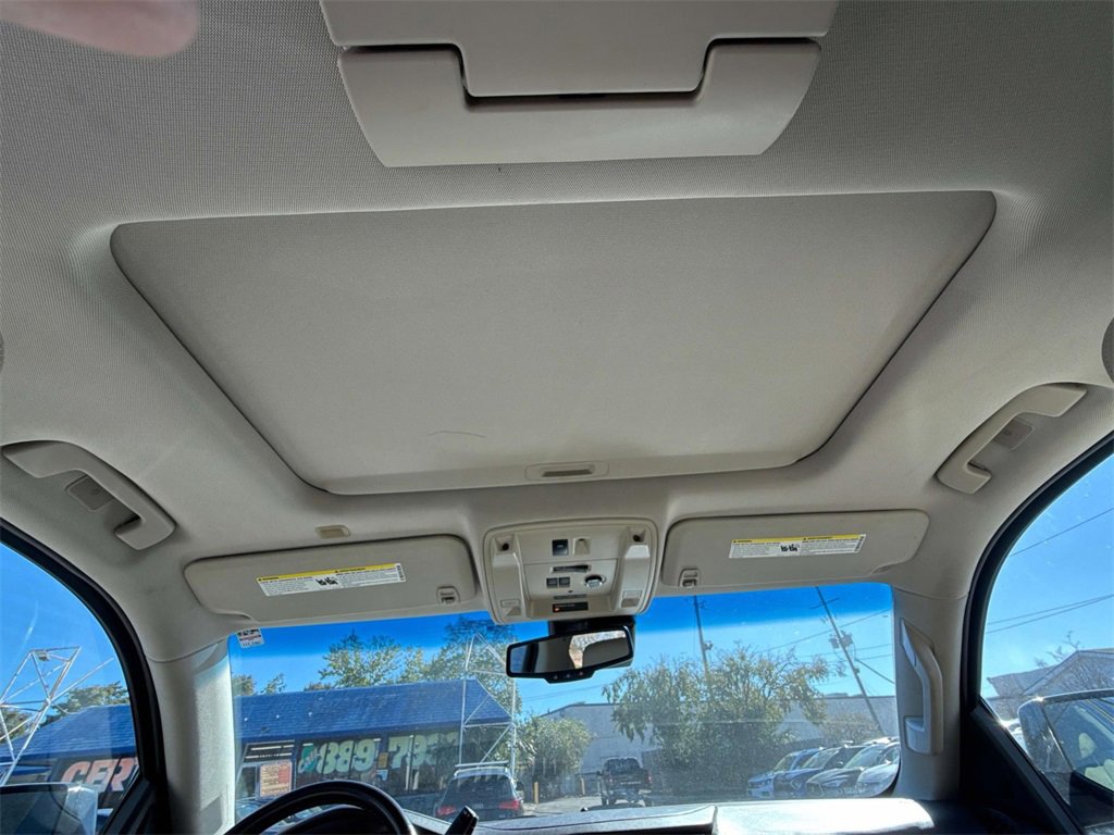 Used 2015 Cadillac Escalade ESV Premium image 18