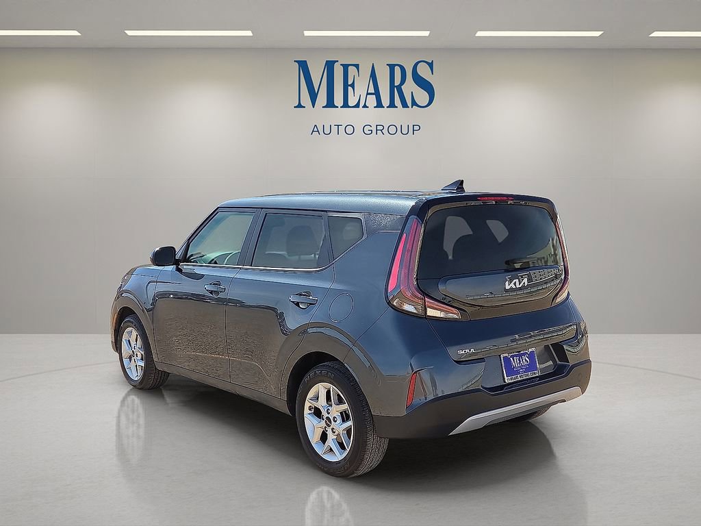 Used 2025 Kia Soul LX w/ LX Technology Package image 3