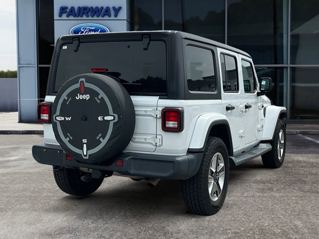 Used 2018 Jeep Wrangler Unlimited Sahara AWD/4WD image 6