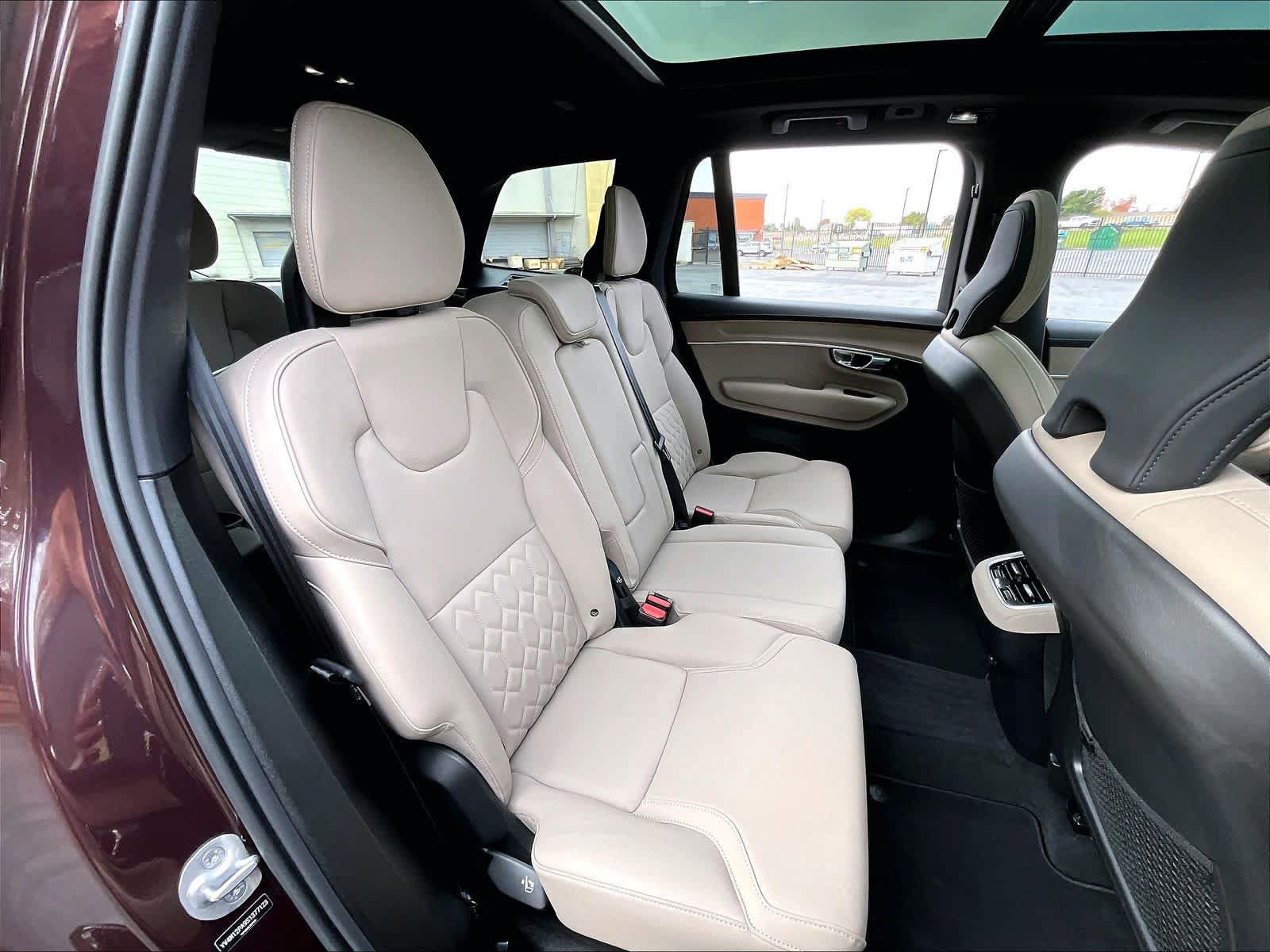 Used 2025 Volvo XC90 B5 Core w/ Protection Package Premier AWD/4WD image 29