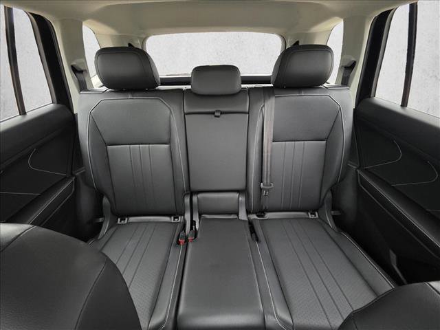 Used 2022 Volkswagen Tiguan SE image 9