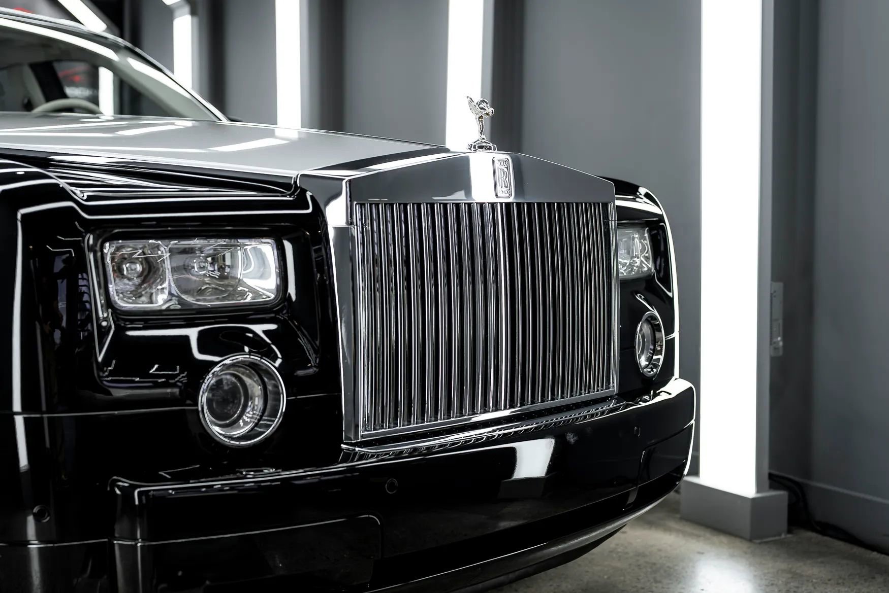 Used 2009 Rolls-Royce Phantom Sedan image 56