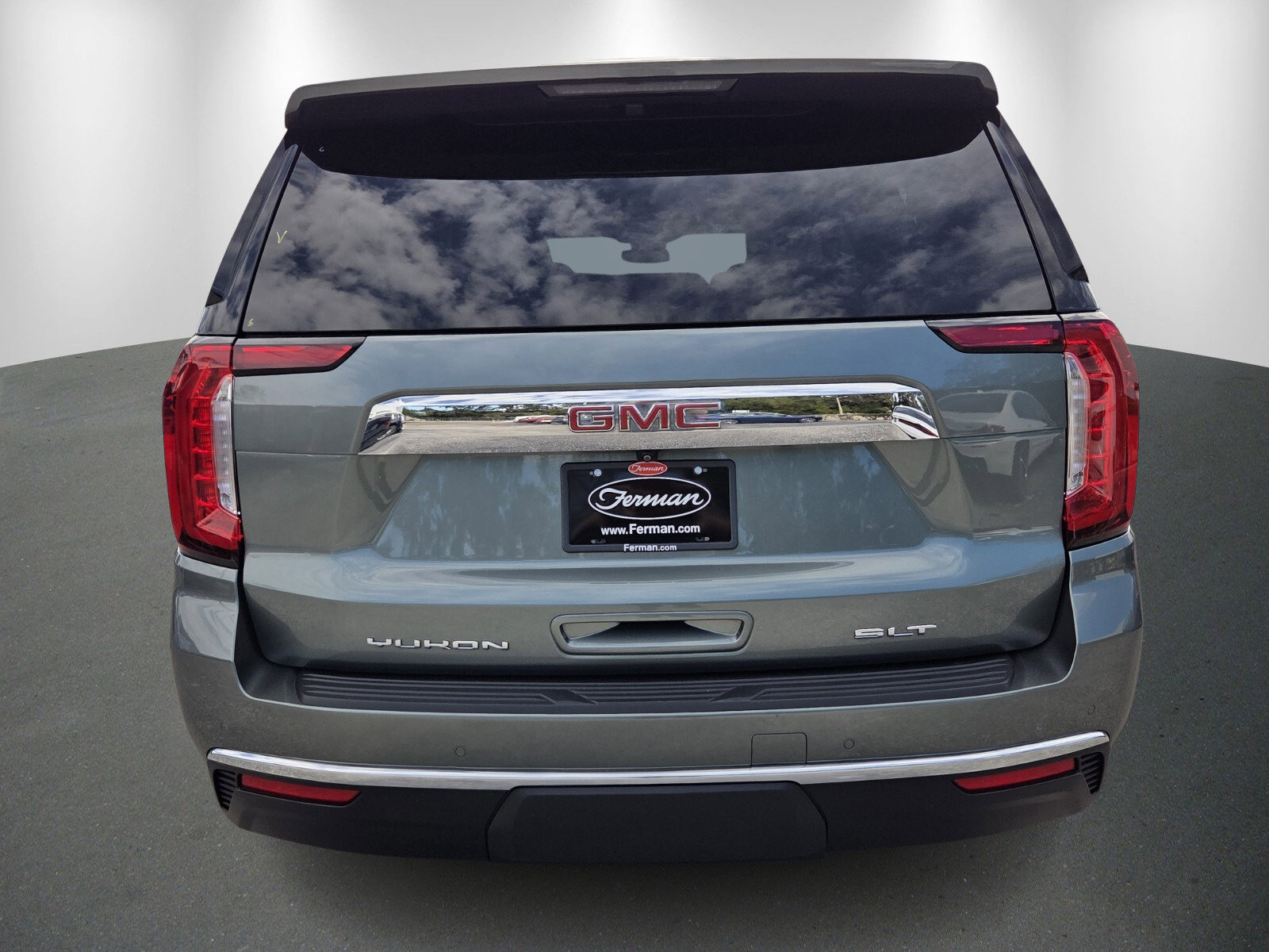 Used 2024 GMC Yukon XL SLT w/ SLT Luxury Package image 6