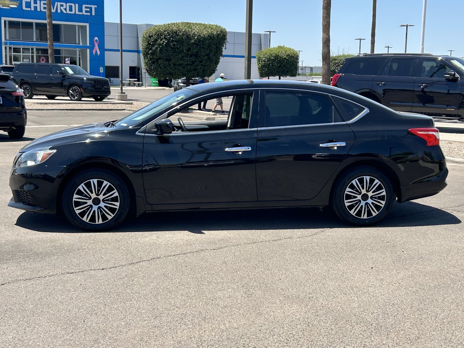 Used 2019 Nissan Sentra S FWD image 2