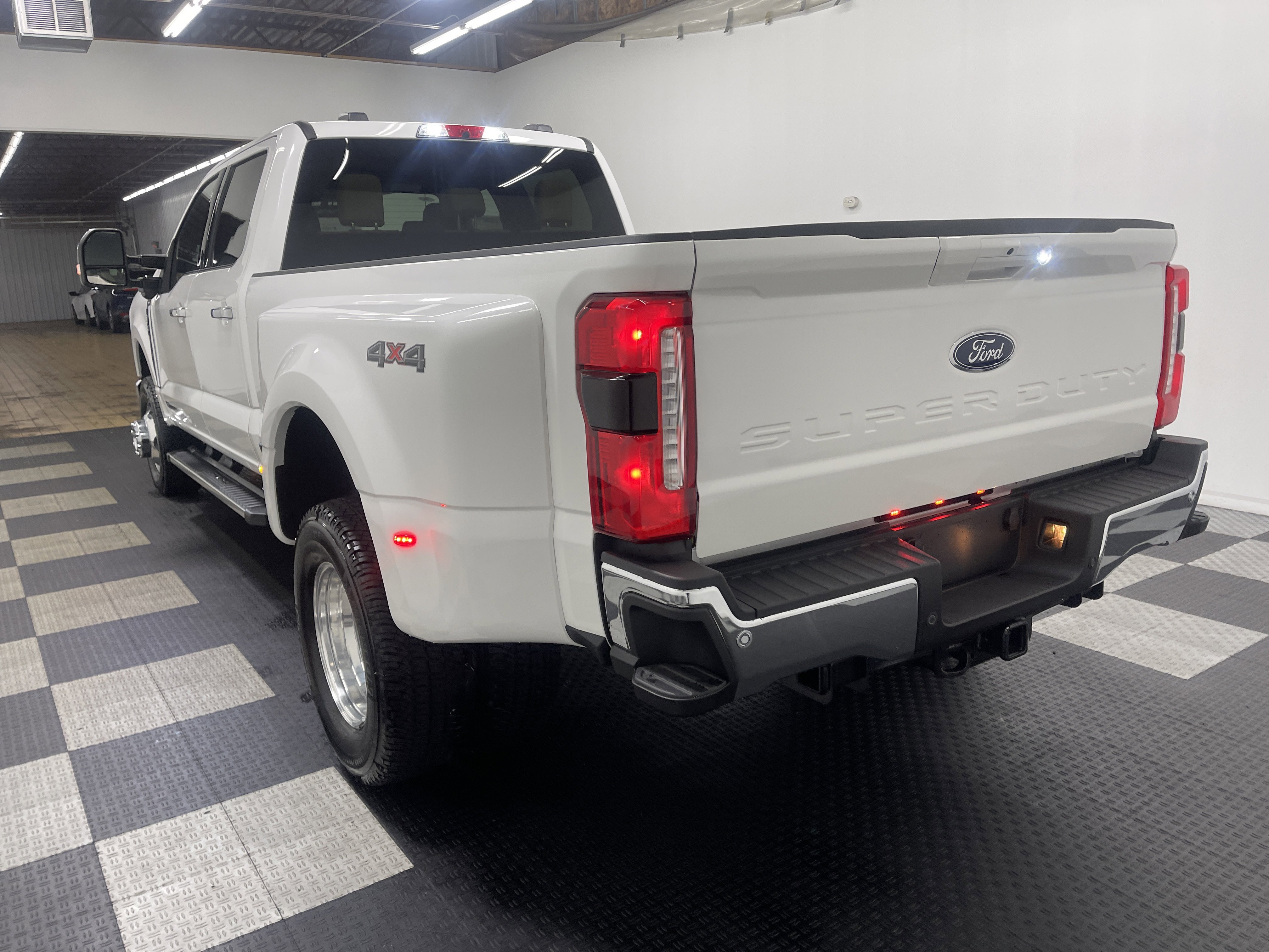 New 2026 Ford F350 Lariat w/ Chrome Package image 2
