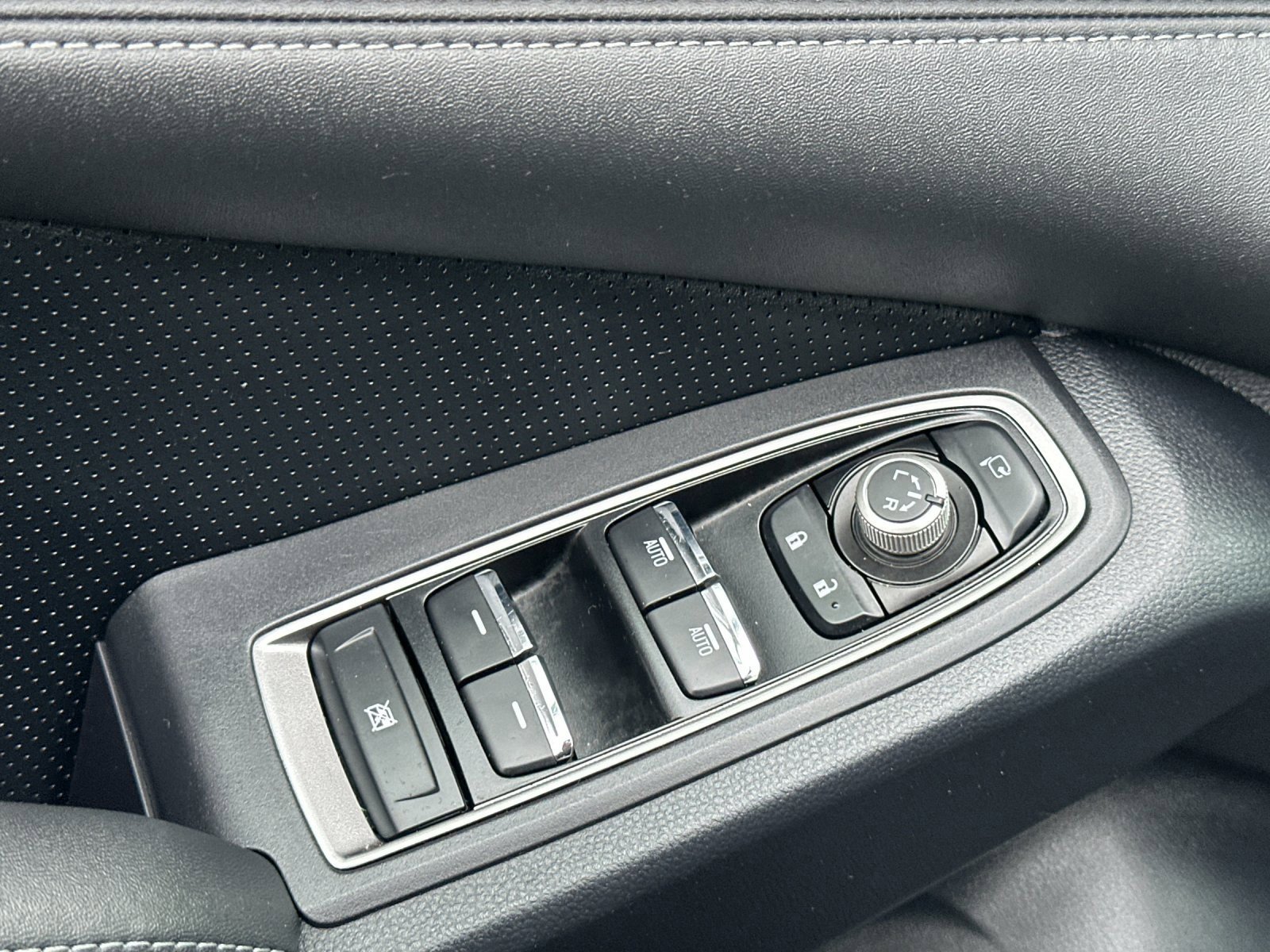 Used 2023 Subaru Ascent Touring image 6