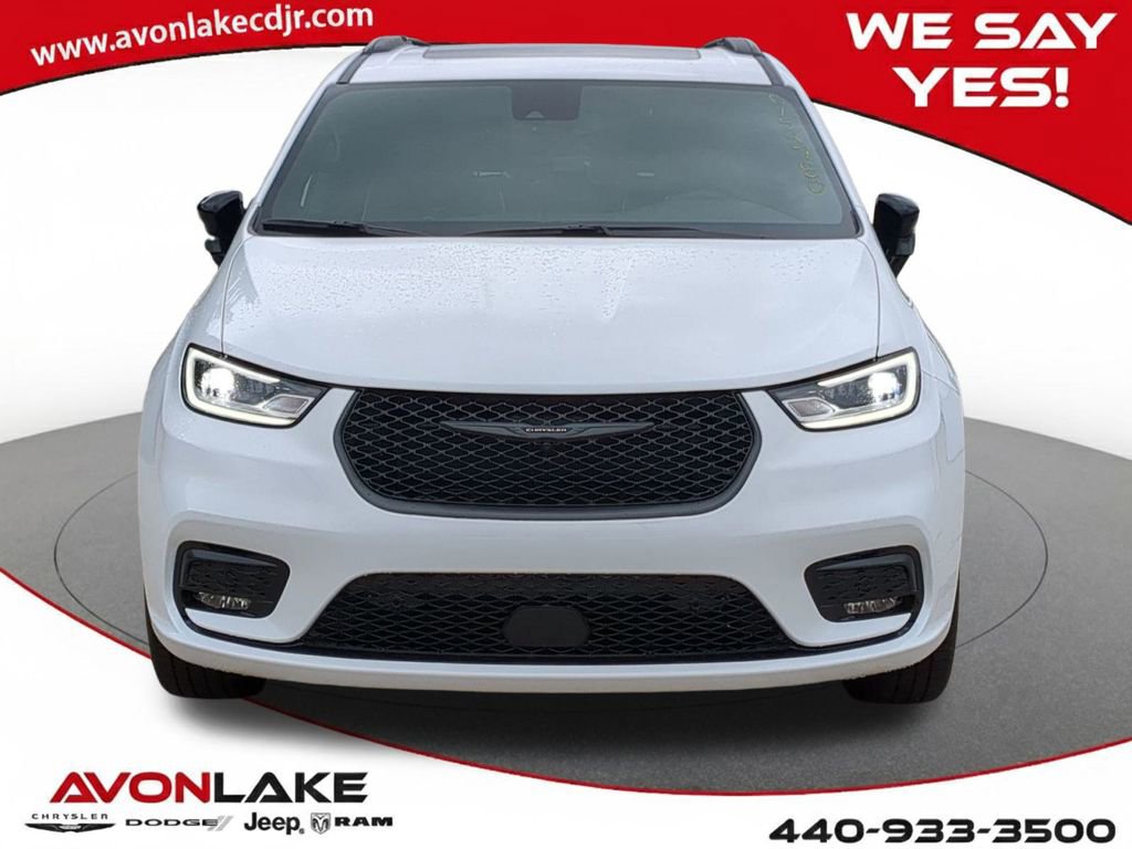 New 2026 Chrysler Pacifica Limited w/ S Appearance Package image 9