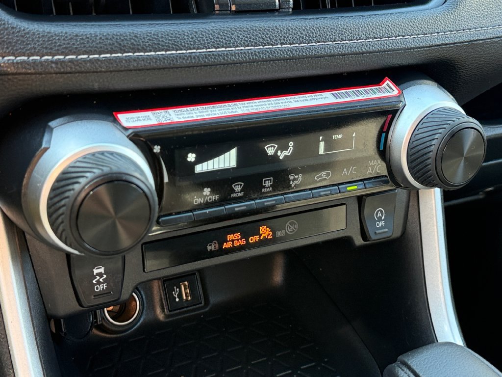 Used 2025 Toyota RAV4 LE AWD/4WD image 35