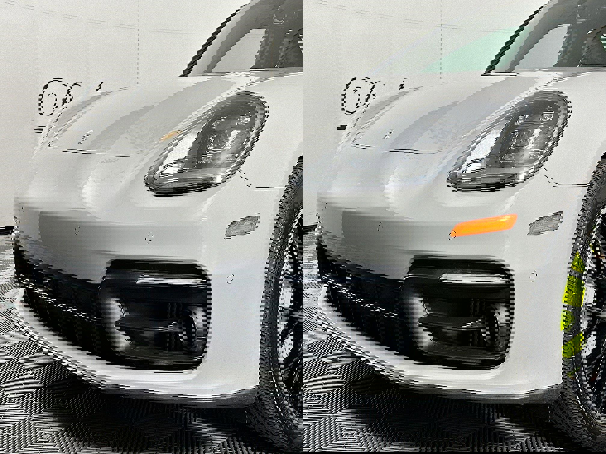 Used 2023 Porsche Panamera 4 Platinum Edition image 33