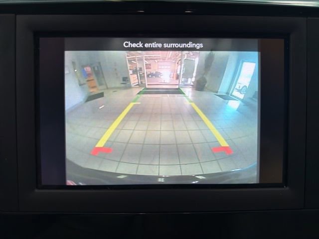 Used 2019 Chrysler Pacifica Touring-L image 21