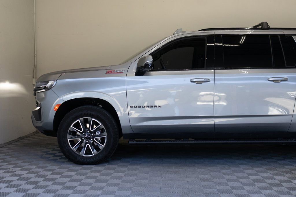 Used 2024 Chevrolet Suburban Z71 w/ Luxury Package image 8