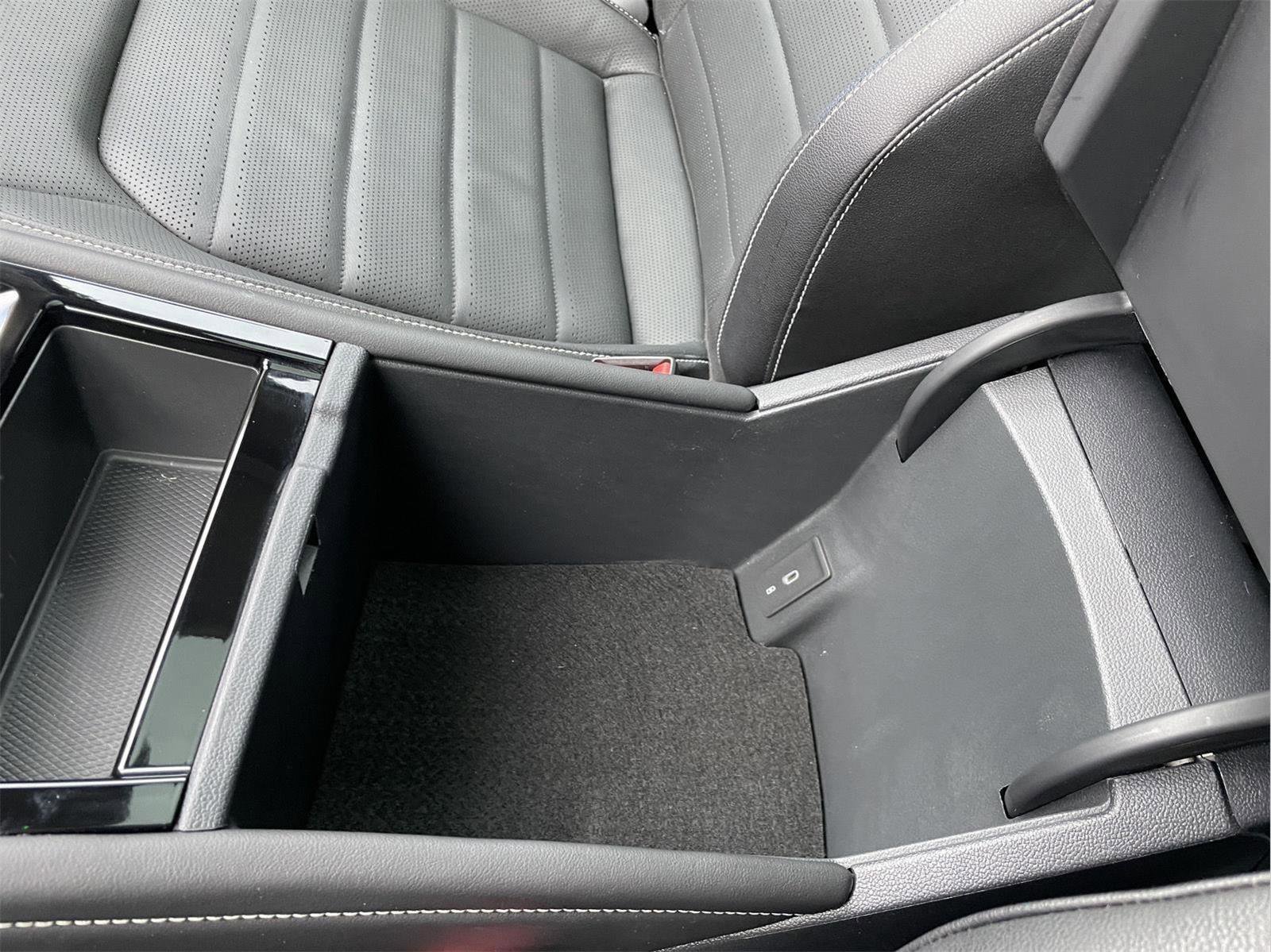 Used 2025 Volkswagen Atlas SEL image 33