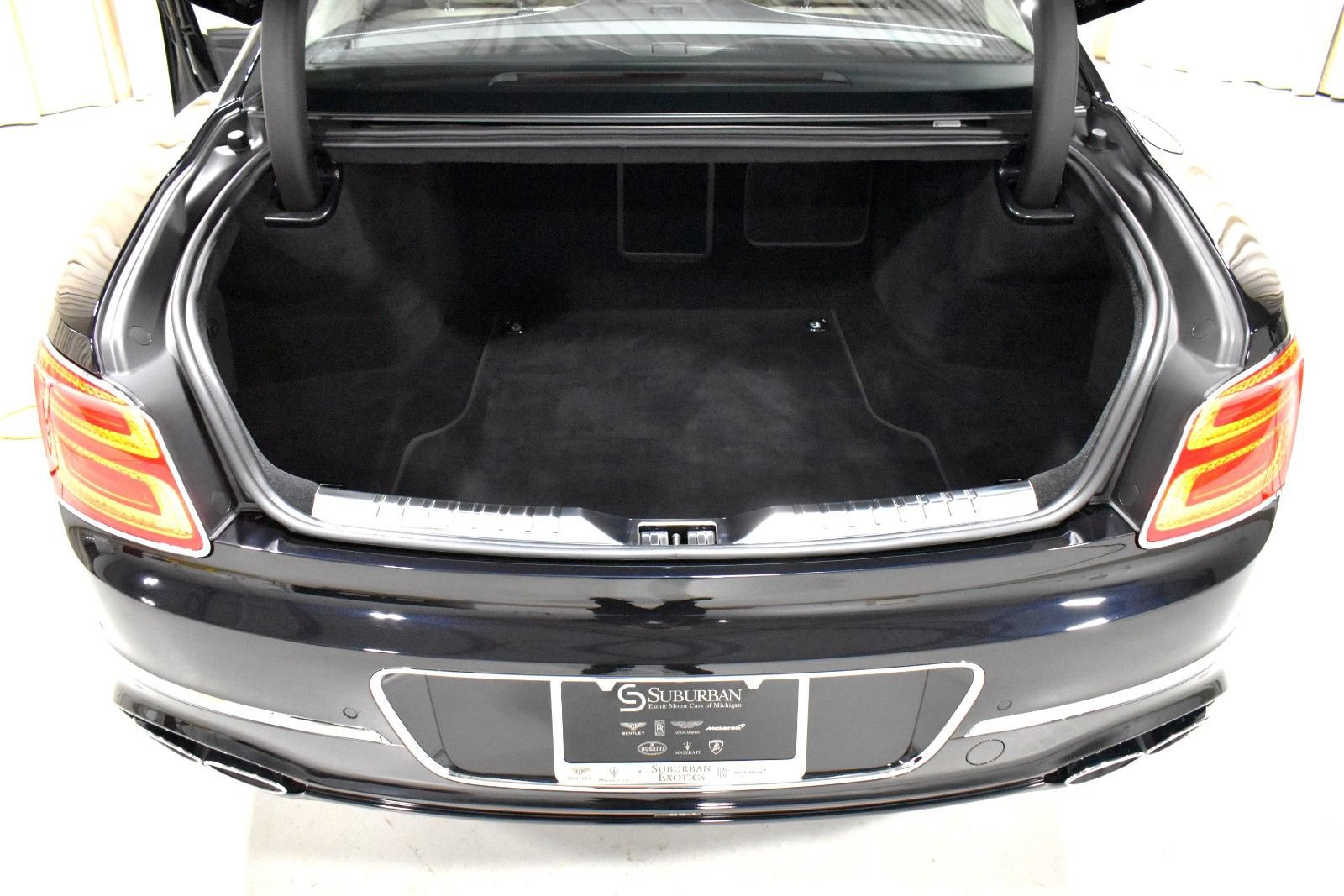 Certified 2023 Bentley Flying Spur Azure AWD/4WD image 45