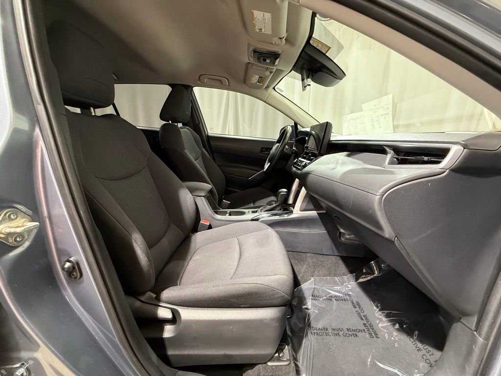 Certified 2023 Toyota Corolla Cross LE AWD/4WD image 21